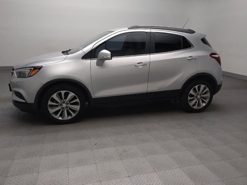 Used 2019 Buick Encore Preferred image 2