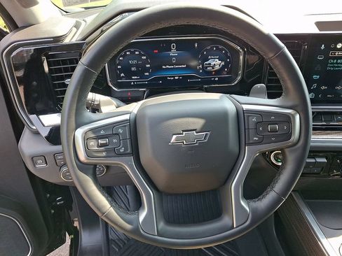 Used 2025 Chevrolet Silverado 1500 LT Trail Boss w/ LPO, Dark Essentials Package AWD/4WD image 18