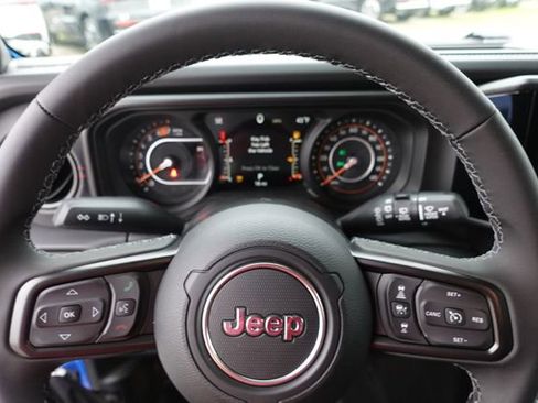 New 2026 Jeep Wrangler Unlimited Rubicon w/ Technology Group image 15