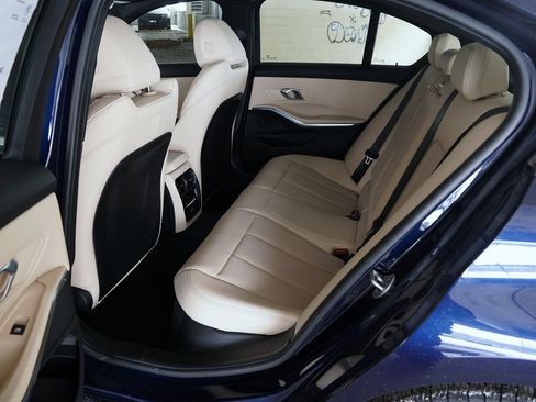 Used 2026 BMW 330i xDrive Sedan w/ Premium Package image 29