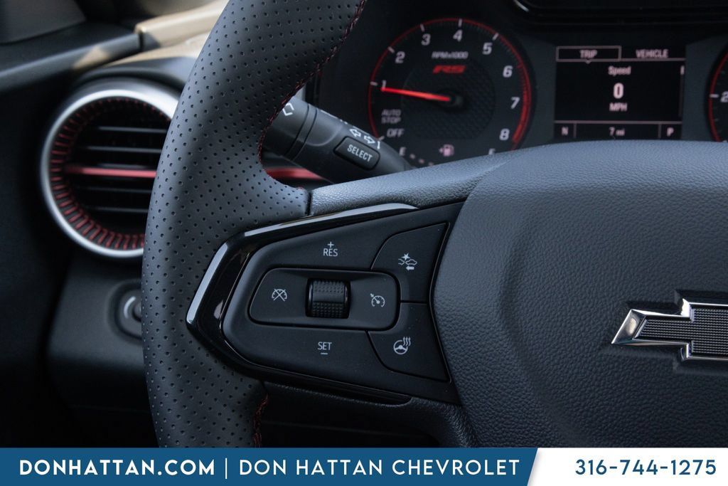 New 2026 Chevrolet Trax RS w/ Sunroof Package FWD image 6