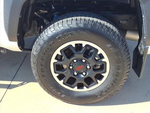 Used 2024 Toyota Tacoma TRD Off-Road image 13