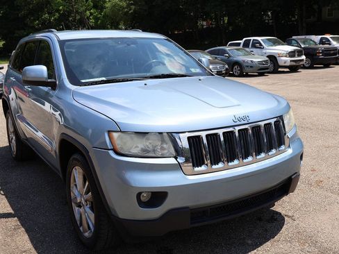 Used 2012 Jeep Grand Cherokee Laredo AWD/4WD image 2