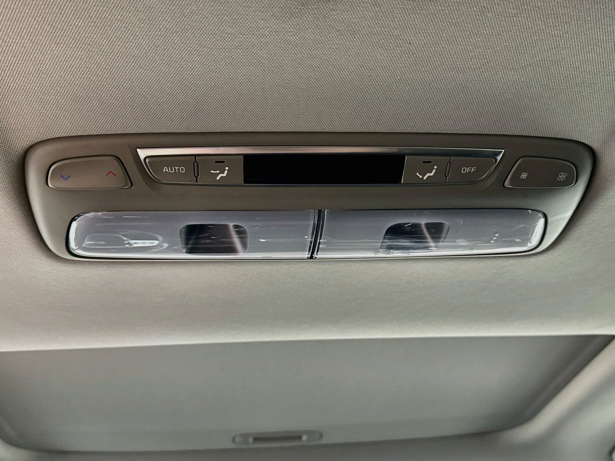 Used 2025 Kia Telluride S FWD image 28