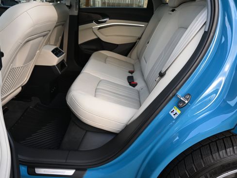 Used 2019 Audi e-tron Premium Plus image 35