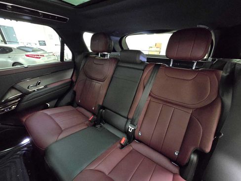 Used 2024 Land Rover Range Rover Sport Dynamic SE AWD/4WD image 17
