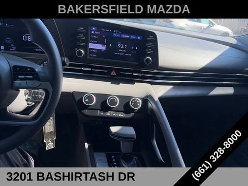 Used 2024 Hyundai Elantra SE FWD image 18