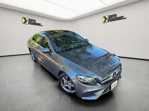 Used 2017 Mercedes-Benz E 300 image 10