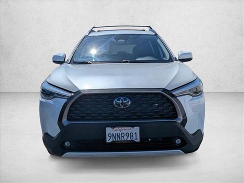 Used 2024 Toyota Corolla Cross XLE FWD image 2