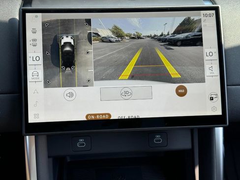 Used 2025 Land Rover Discovery Sport S image 33