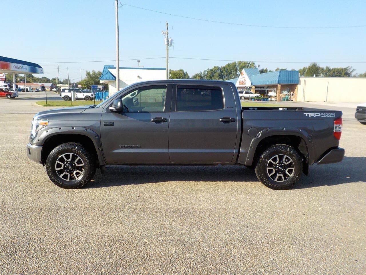 Used 2018 Toyota Tundra Limited w/ Limited Premium Package AWD/4WD image 2