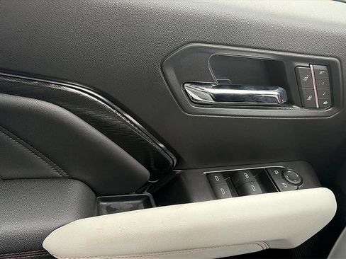 New 2025 GMC Canyon AT4 w/ AT4X AEV Edition AWD/4WD image 17
