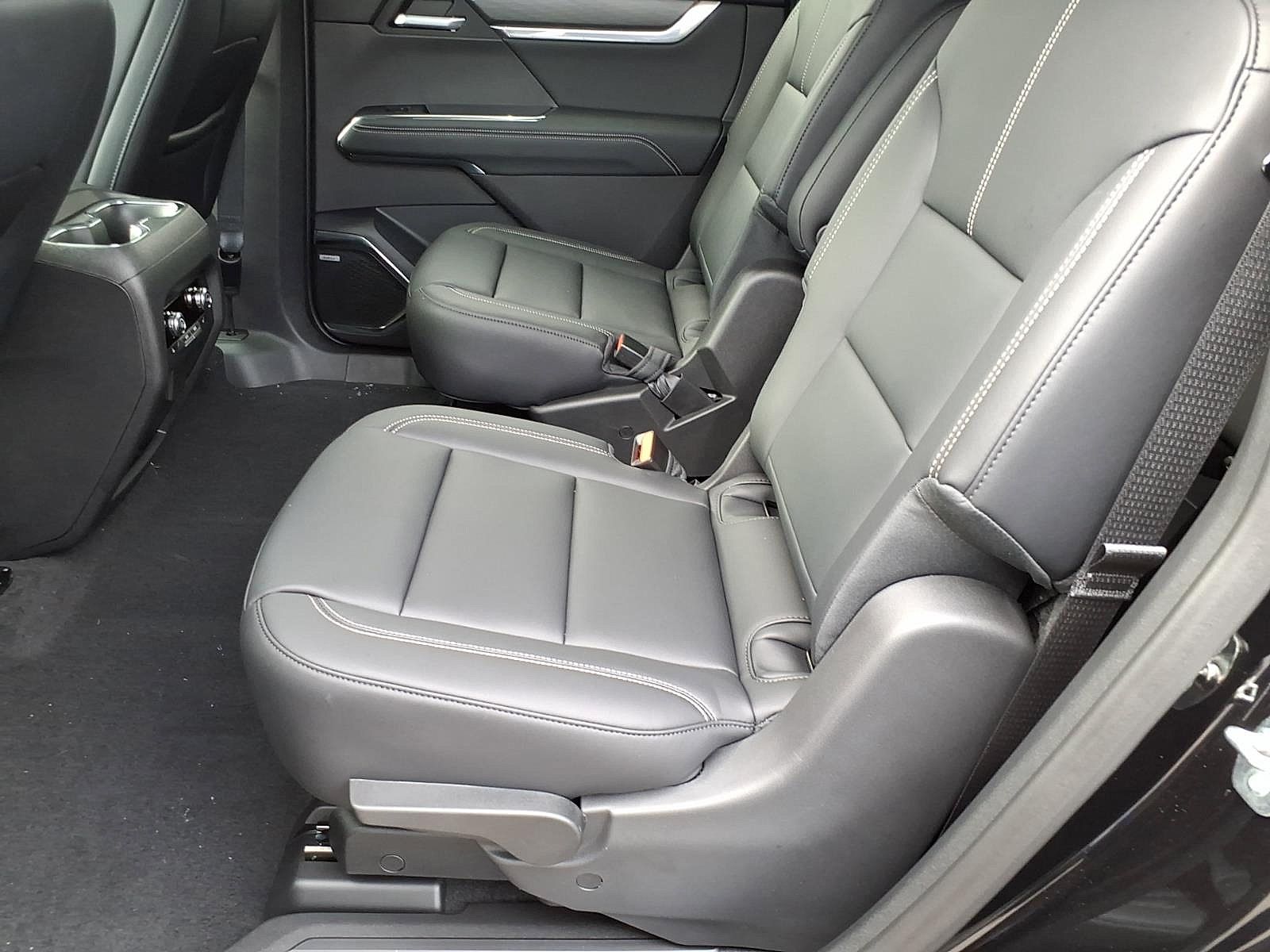 New 2027 GMC Acadia Elevation w/ Black Edition AWD/4WD image 12