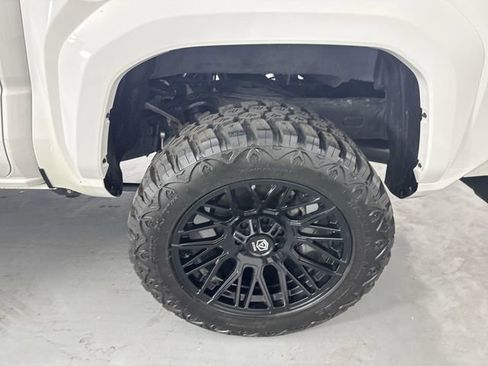 Used 2024 Toyota Tacoma TRD Sport RWD image 5