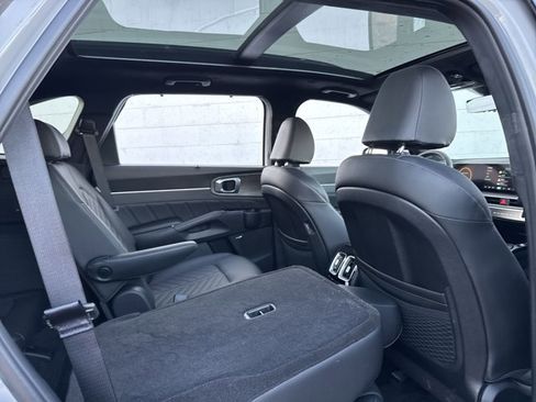 New 2025 Kia Sorento SX Prestige image 17