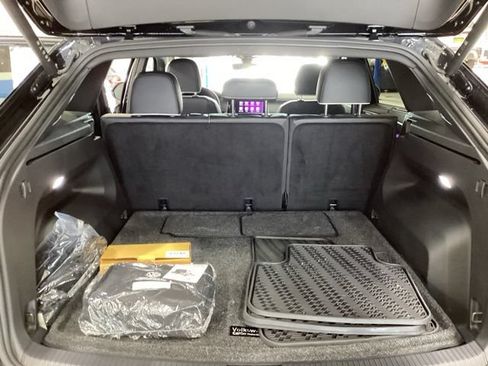 Certified 2026 Volkswagen Atlas Cross Sport SEL Premium R-Line w/ MDO Package AWD/4WD image 15