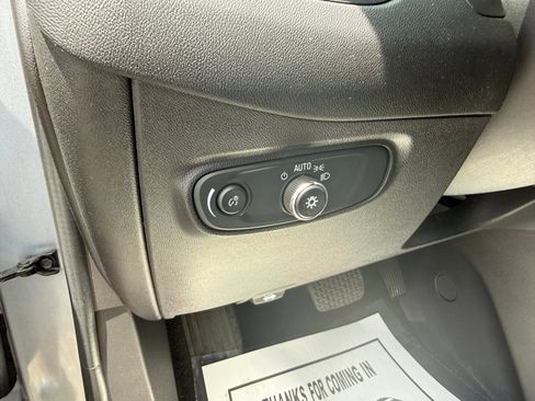 Used 2024 Chevrolet Equinox LT AWD/4WD image 13