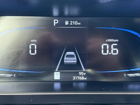 Used 2025 Hyundai Elantra Sport FWD image 60