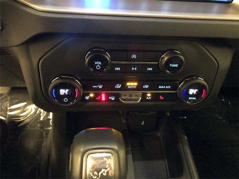 Used 2025 Ford Bronco Outer Banks image 22