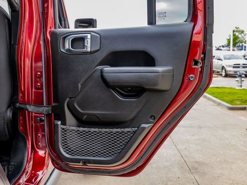 Used 2022 Jeep Wrangler Unlimited Sport image 39