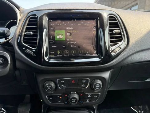 Used 2018 Jeep Compass Limited w/ Navigation Group AWD/4WD image 12