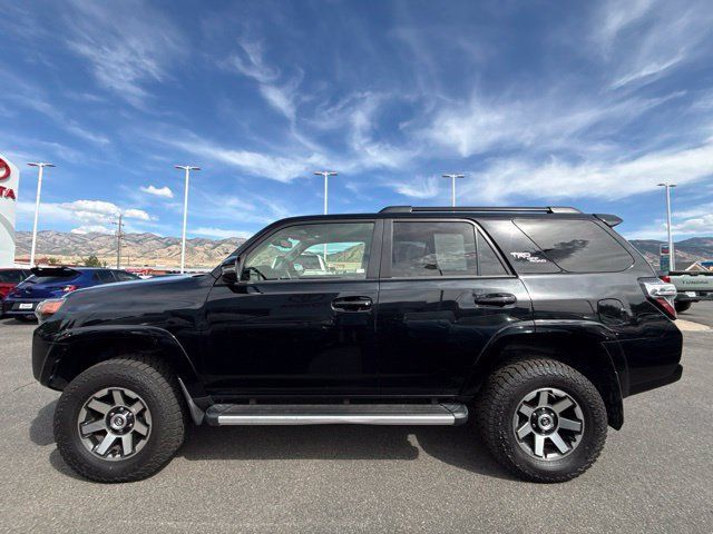 Used 2021 Toyota 4Runner TRD Off-Road Premium w/ Moonroof Package AWD/4WD image 8