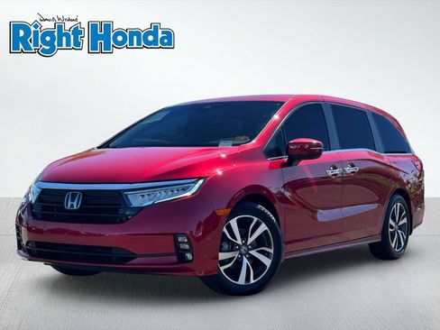Used 2022 Honda Odyssey Touring image 2