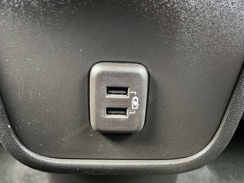Used 2023 Chevrolet Equinox RS w/ LPO, Floor Liner Package FWD image 20