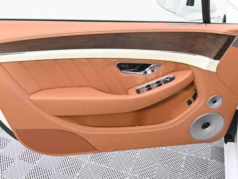 Used 2024 Bentley Continental GT image 26