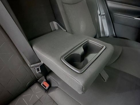 Used 2022 Toyota RAV4 XLE FWD image 40