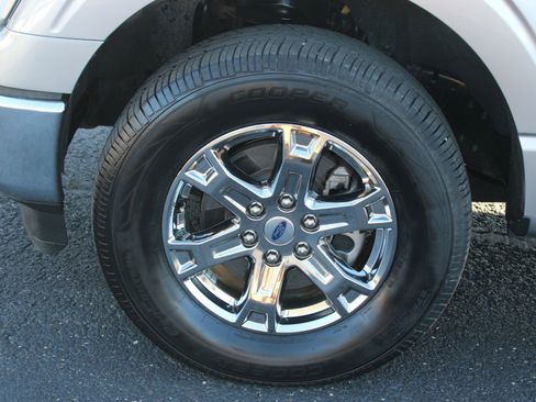 Used 2022 Ford F150 XLT w/ Equipment Group 302A High image 11