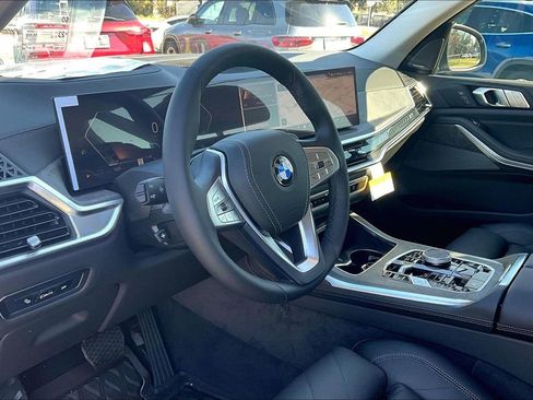 New 2026 BMW X7 xDrive40i w/ Premium Package image 5