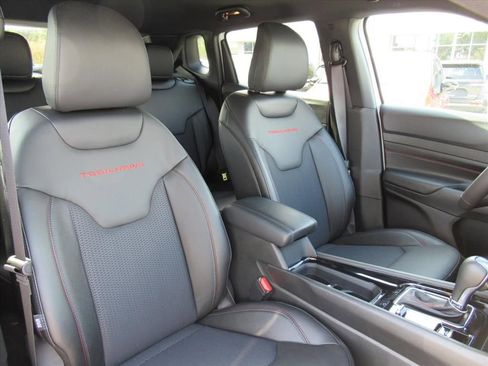 New 2026 Jeep Compass Trailhawk image 8