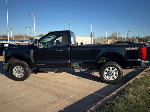 Used 2024 Ford F350 XLT image 5