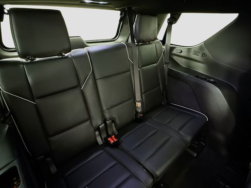 Used 2021 Cadillac Escalade Premium Luxury w/ Driver Assist Tech Package RWD image 30