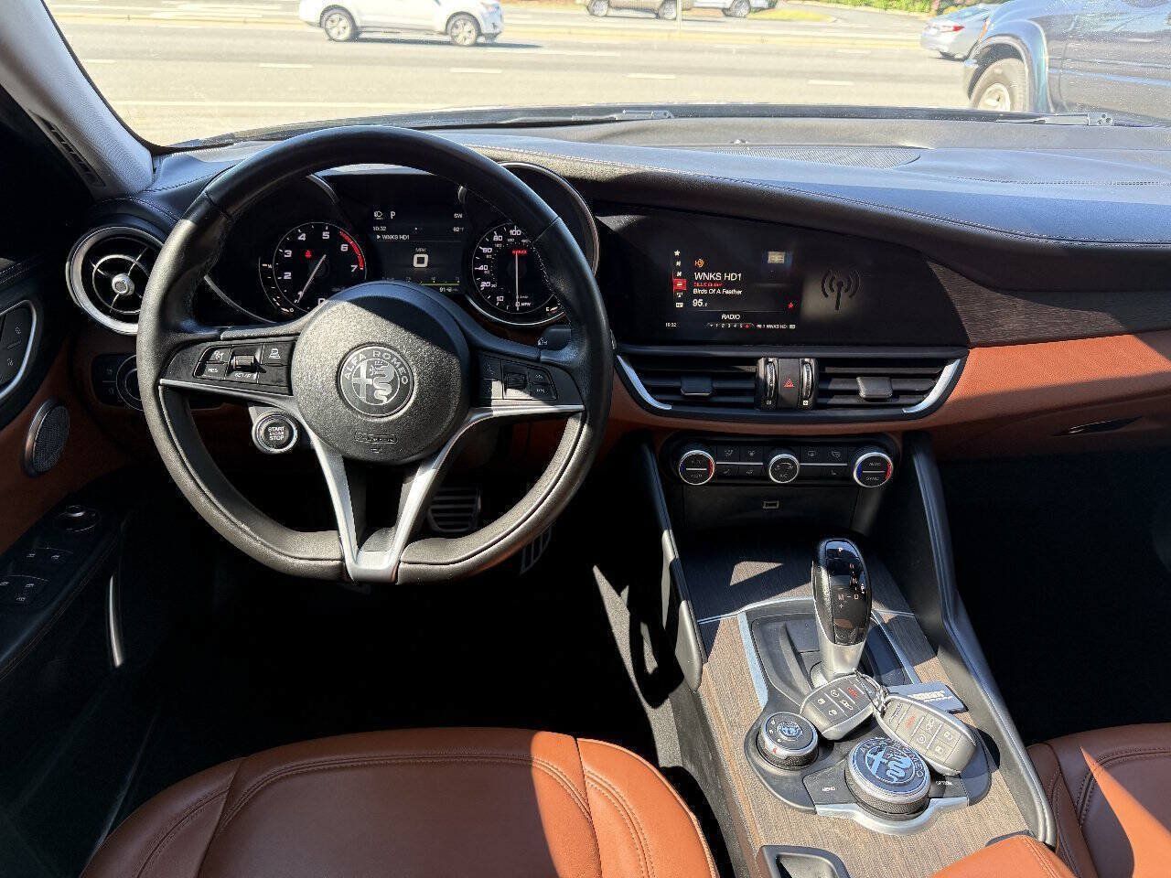 Used 2018 Alfa Romeo Giulia Ti w/ Quick Order Package 22Z Lusso RWD image 17