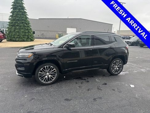 Used 2022 Jeep Compass Limited w/ Elite Group image 12