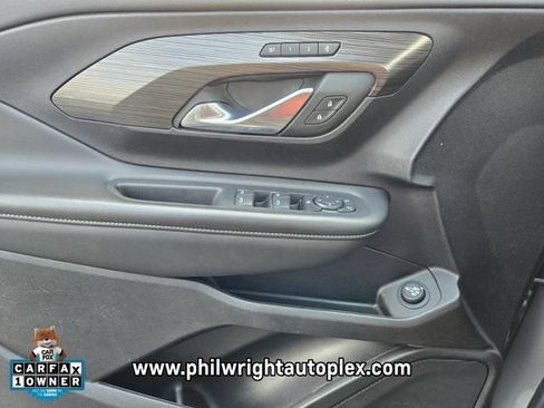 Used 2024 GMC Terrain SLT AWD/4WD image 30
