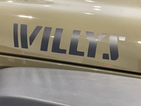 Used 2025 Jeep Wrangler Sport image 11