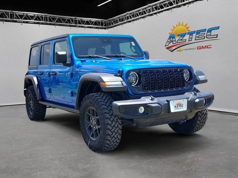 Used 2025 Jeep Wrangler Unlimited Sport AWD/4WD image 3