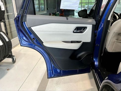 Used 2021 Nissan Rogue SL w/ Premium Package image 21