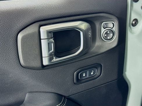 Used 2023 Jeep Wrangler Unlimited Sahara w/ Cold Weather Group image 18