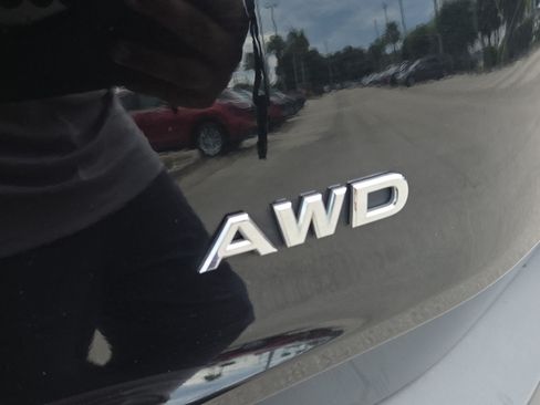 Used 2023 Nissan Rogue S AWD/4WD image 35