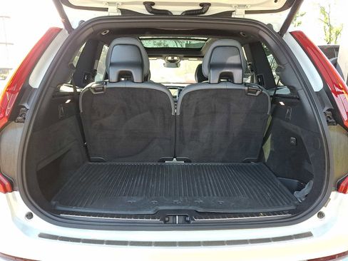 Used 2024 Volvo XC90 B6 Ultimate w/ Protection Package Premier AWD/4WD image 27