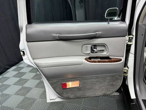 Used 1997 Lincoln Town Car Signature image 30