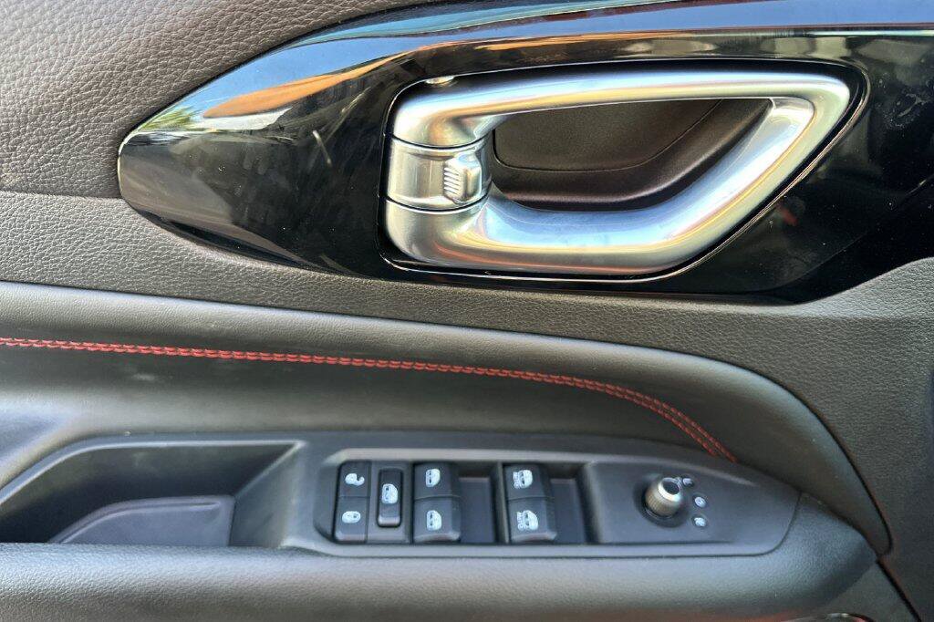 New 2026 Jeep Compass Trailhawk AWD/4WD image 11