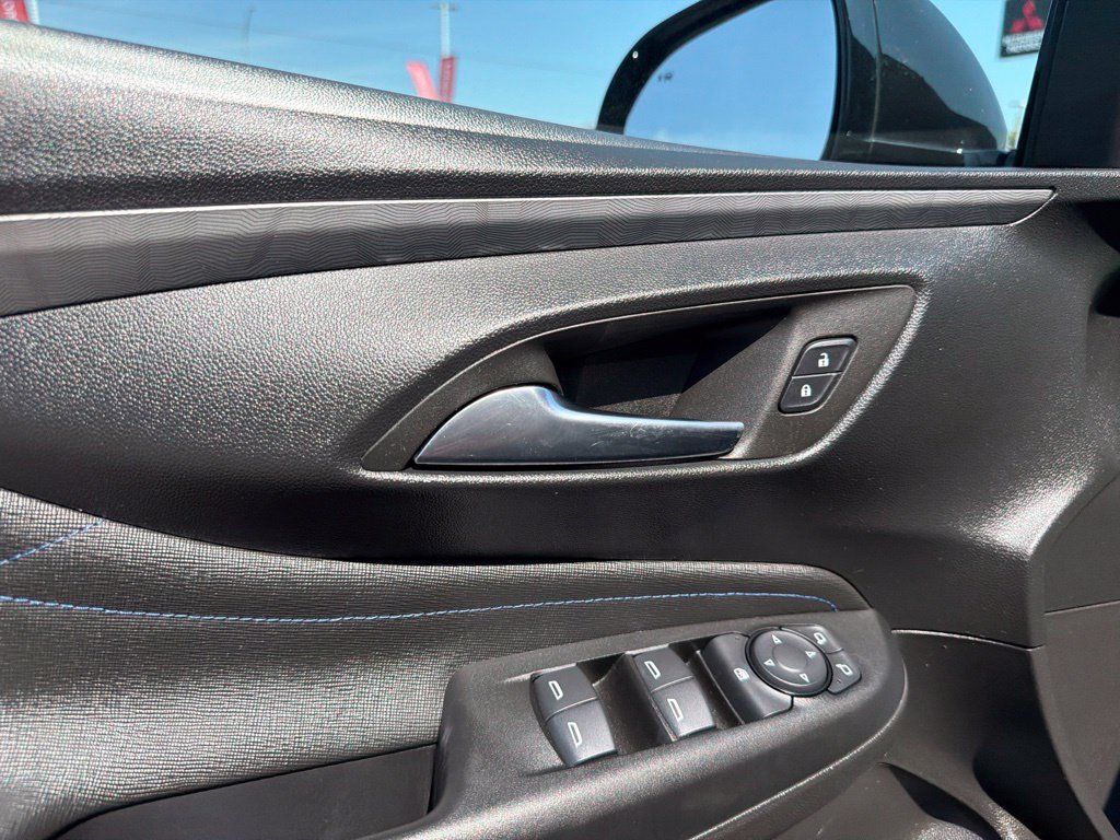 Used 2025 Buick Envista Sport Touring w/ Convenience I Package FWD image 13