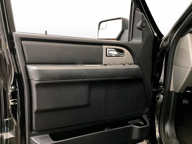 Used 2016 Ford Expedition XLT w/ Equipment Group 202A AWD/4WD image 23