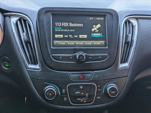 Used 2018 Chevrolet Malibu LT FWD image 11