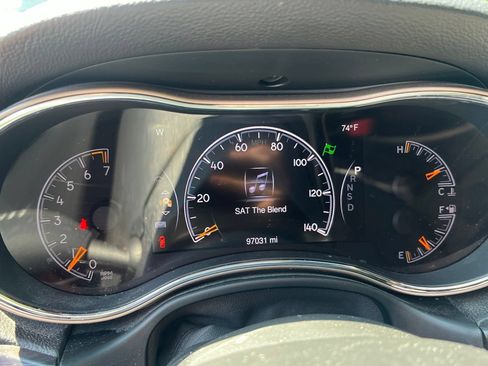 Used 2014 Jeep Grand Cherokee Laredo w/ Quick Order Package 23E AWD/4WD image 12
